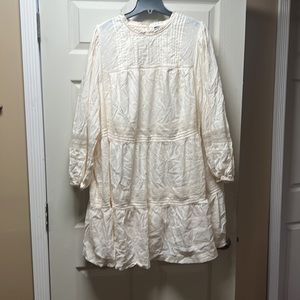 Old Navy cream sleeved midi dress. Size 3x. Never worn but not NWT.